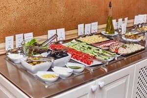 Александровский 36