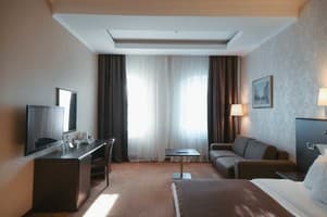 Александровский 32