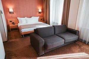 Александровский 38