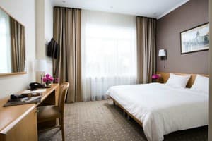 Александровский 10