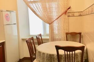 Classic apartment in Deribasovskay 4