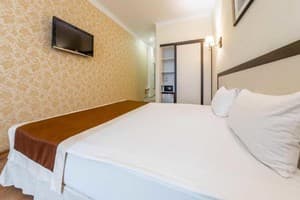 Corona Hotel&Apartments  2