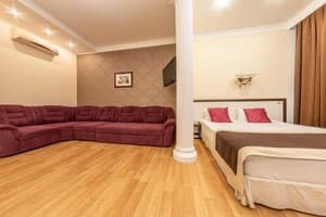 Corona Hotel&Apartments  6