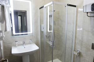 Готель Donald hotel. Суперіор двомісний  5