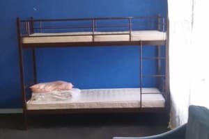 Хостел Kosher Hostel. Місце у чоловічому 8-місному номері  3