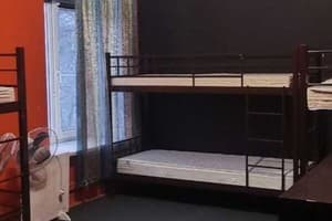 Хостел Kosher Hostel. Місце у загальному 6-місному номері  2