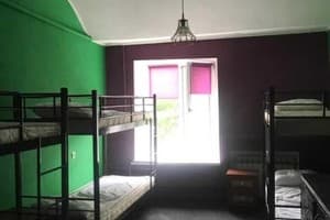 Хостел Kosher Hostel. Місце у загальному 8-місному номері  1