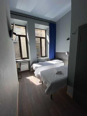 LIFT ROOMS 16