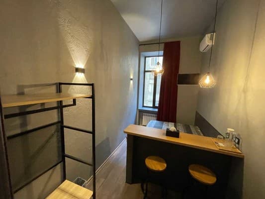 LIFT ROOMS 28