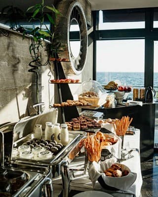 M1 Club Hotel 5