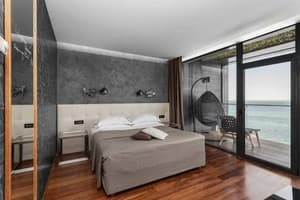 Отель M1 Club Hotel. Улучшенный одноместный c видом на море 1