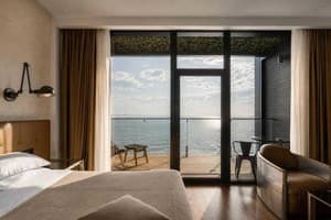 Отель M1 Club Hotel. Улучшенный одноместный c видом на море 3