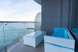 Спа-отель NEMO Hotel Resort & SPA. Люкс двухместный люкс панорамный, двухкомнатный с видом на море +1 4