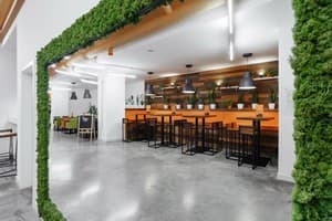 Orange Hotel 12