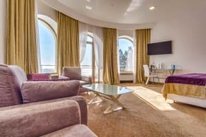 Отель Panorama De Luxe. Люкс двухместный с премиум балконом и видом на море 1