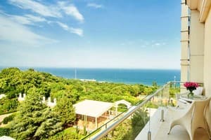 Отель Panorama De Luxe. Улучшенный двухместный стандарт с боковым видом на море 4