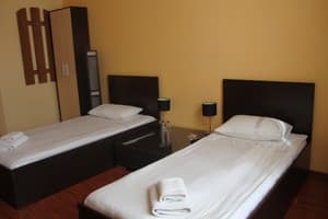 Мини-отель RENO. Полулюкс двухместный с 2 отдельными кроватями с видом на Дерибасовскую 3