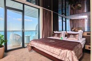Спа-отель Resort & Spa Hotel NEMO. Люкс двухместный люкс панорамный, двухкомнатный с видом на море +1 1