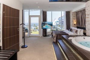 Спа-отель Resort & Spa Hotel NEMO. Люкс двухместный с террасой и видом на море +1 11