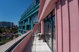 Готельно-ресторанний комплекс Spatium Medical & Wellness Hotel. Люкс 4-місний Penthouse Collection:«Pink Panther» 27
