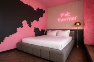 Готельно-ресторанний комплекс Spatium Medical & Wellness Hotel. Люкс 4-місний Penthouse Collection:«Pink Panther» 10