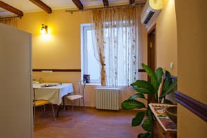 Уютный на ул. Шклярука 12Б 3